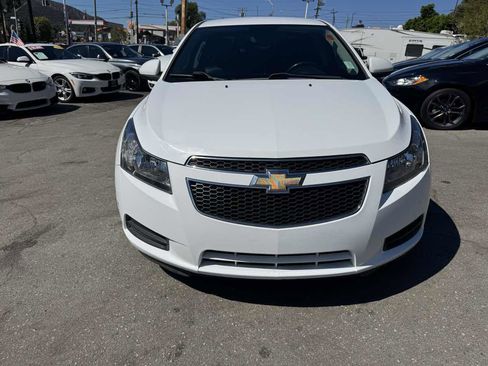 Used 2014 Chevrolet Cruze LT image 2