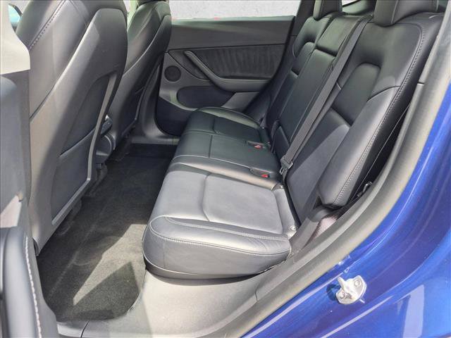Used 2022 Tesla Model Y Long Range AWD/4WD image 18