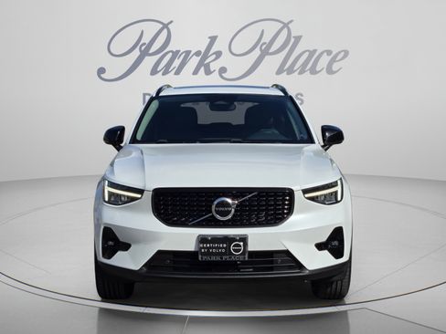 Certified 2023 Volvo XC40 B4 Plus w/ Protection Package Premier FWD image 9