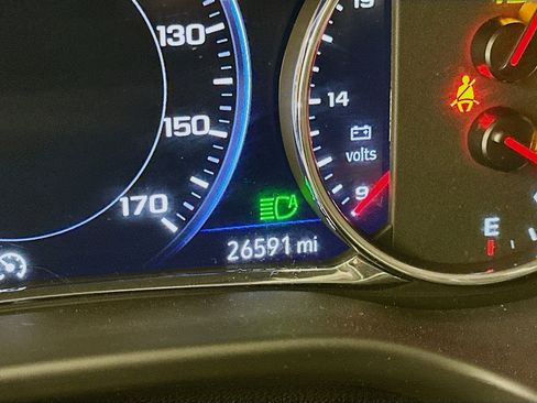 Used 2023 GMC Acadia SLT w/ Technology Package image 19