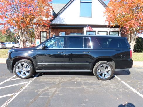 Used 2018 GMC Yukon XL Denali w/ Denali Ultimate Package image 3
