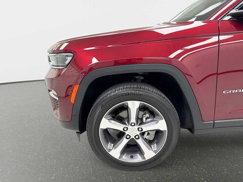 Used 2024 Jeep Grand Cherokee Limited w/ Luxury Tech Group II AWD/4WD image 19