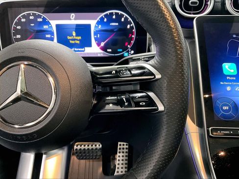 Used 2025 Mercedes-Benz GLC 300 4MATIC image 24