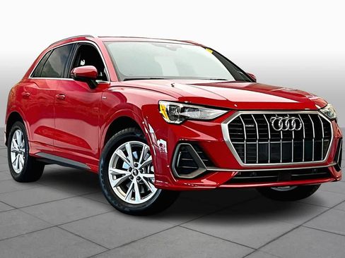 Used 2022 Audi Q3 2.0T Premium w/ Convenience Package image 3