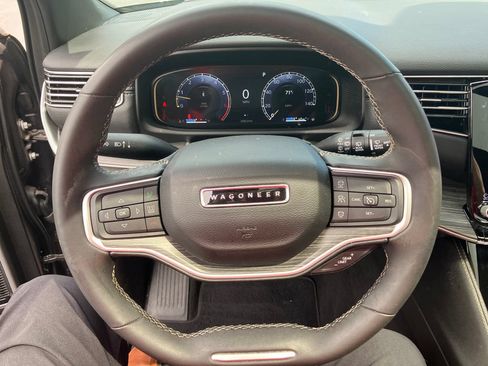 Used 2024 Jeep Wagoneer L Series III w/ Premium Group I AWD/4WD image 20