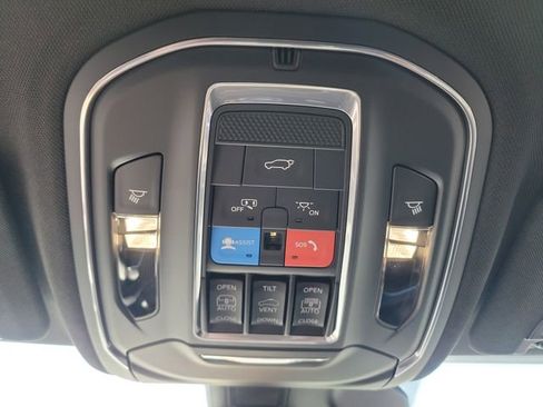 New 2025 Jeep Grand Cherokee Limited image 30