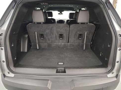 Used 2023 Chevrolet Traverse LT image 20