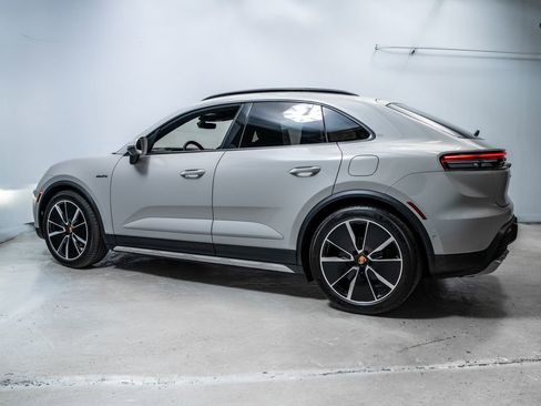 New 2026 Porsche Macan 4 Electric AWD/4WD image 2