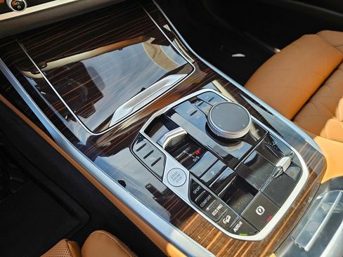 New 2026 BMW X7 xDrive40i w/ Climate Comfort Package AWD/4WD image 24