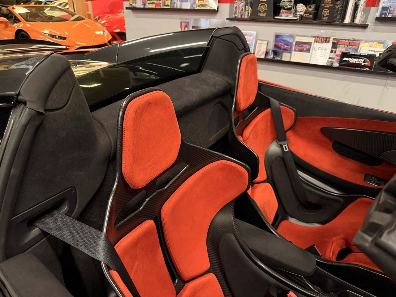 Used 2020 McLaren 600LT Spider RWD image 25