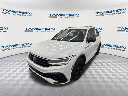 Used 2024 Volkswagen Tiguan SE R-Line FWD image 1