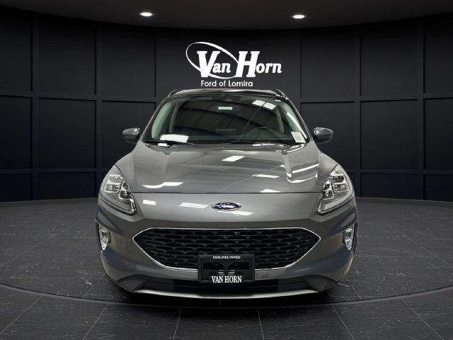 Used 2022 Ford Escape Titanium AWD/4WD image 2
