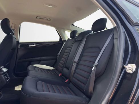 Used 2016 Ford Fusion SE AWD/4WD image 22