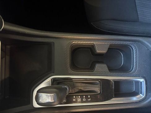 Used 2024 Nissan Sentra SV image 39