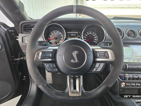 Used 2019 Ford Mustang Shelby GT350 w/ Technology Package image 15