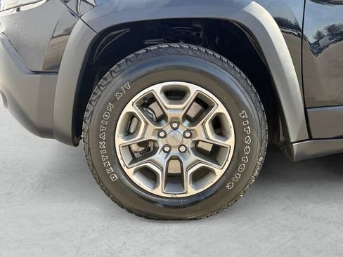 Used 2022 Jeep Cherokee Trailhawk w/ Sound & Nav Group image 23