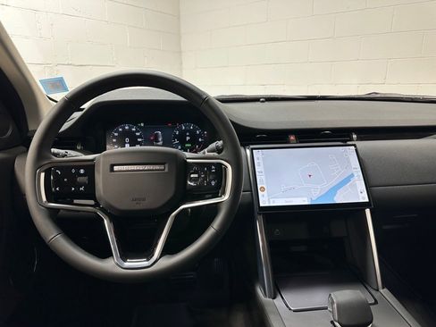 New 2025 Land Rover Discovery Sport S image 9