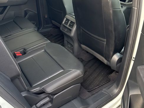 Used 2021 Volkswagen Atlas Cross Sport SE image 28