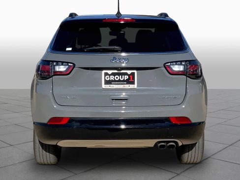 Used 2022 Jeep Compass Limited w/ Elite Group AWD/4WD image 5