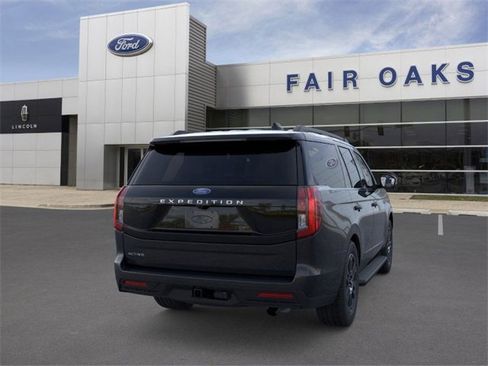 New 2025 Ford Expedition Active image 8