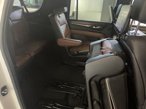 Used 2024 GMC Yukon XL Denali Ultimate AWD/4WD image 22