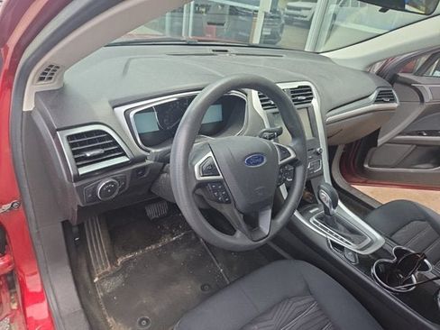 Used 2016 Ford Fusion SE FWD image 5