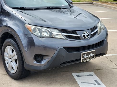 Used 2015 Toyota RAV4 LE image 7