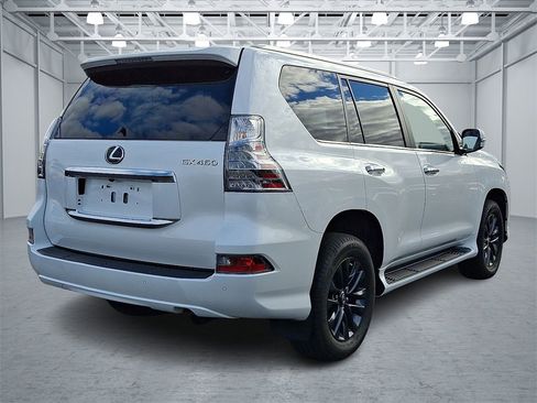 Used 2022 Lexus GX 460 Premium w/ Premium Package image 4