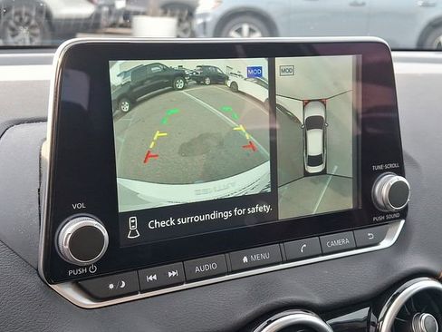 Used 2025 Nissan Sentra SR w/ SR Premium Package image 19