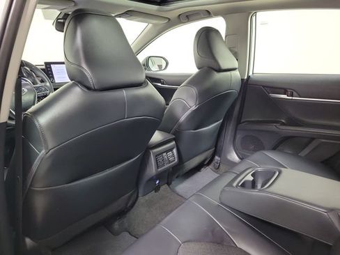 Used 2023 Toyota Camry XLE FWD image 11