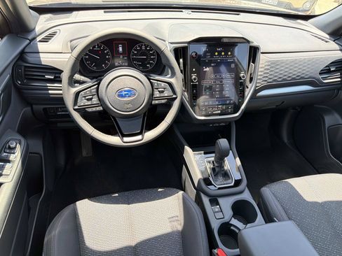 Used 2025 Subaru Forester Premium AWD/4WD image 8