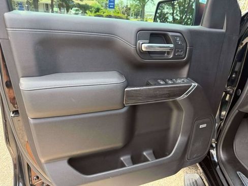 Used 2019 Chevrolet Silverado 1500 LTZ w/ LTZ Premium Package AWD/4WD image 18