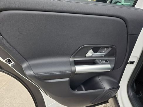 Certified 2025 Mercedes-Benz GLA 250 4MATIC image 36