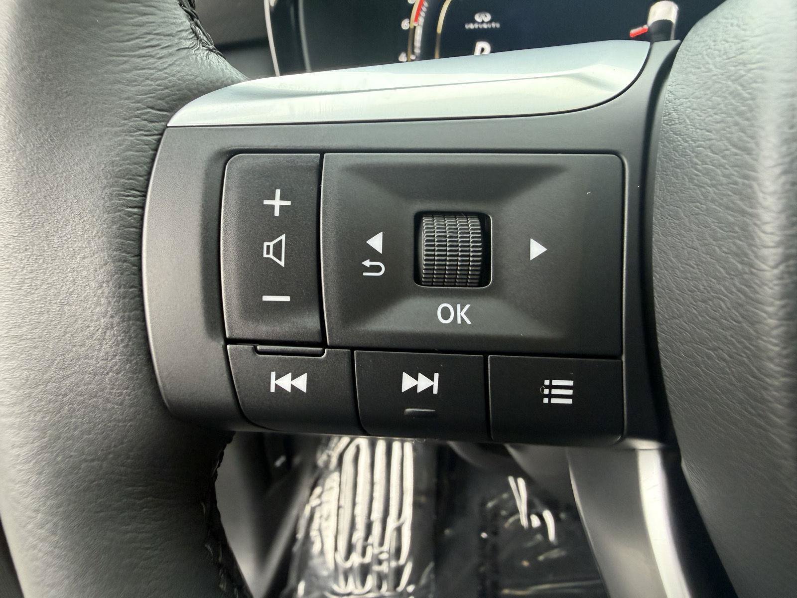 Used 2026 INFINITI QX60 Luxe w/ Family Package AWD/4WD image 16