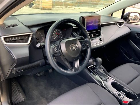 Certified 2025 Toyota Corolla LE image 17