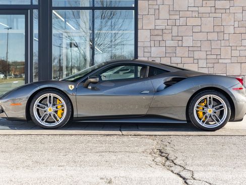 Used 2017 Ferrari 488 GTB image 6