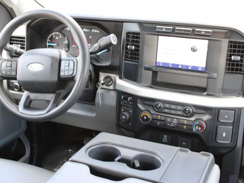 Used 2024 Ford F350 XL AWD/4WD image 27