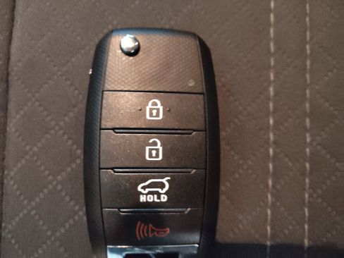 Used 2017 Kia Sorento FWD image 32