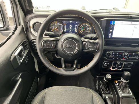 Used 2024 Jeep Wrangler Unlimited Sport AWD/4WD image 11