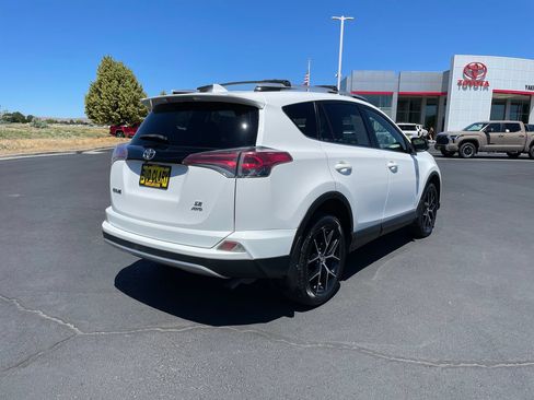 Used 2016 Toyota RAV4 SE AWD/4WD image 3