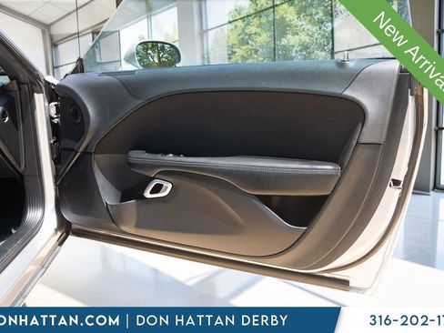 Used 2016 Dodge Challenger R/T RWD image 16