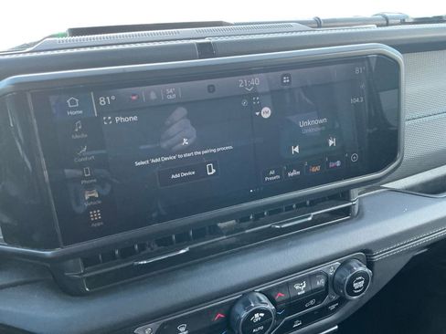 Used 2024 Jeep Wrangler Unlimited Rubicon 4xe image 23