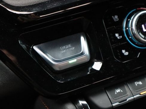 Used 2024 GMC Sierra 1500 AT4 w/ Technology Package image 32