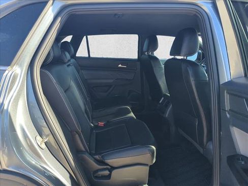 Used 2021 Volkswagen Atlas Cross Sport SE w/ V6 Towing Package image 18