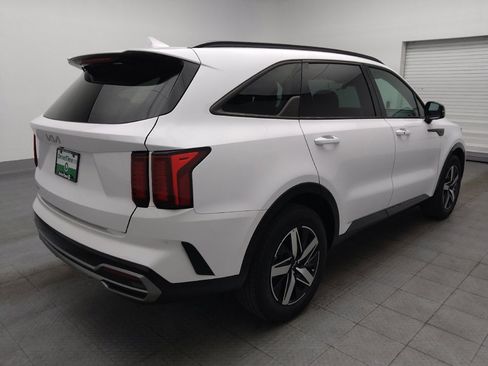 Used 2023 Kia Sorento S w/ Panoramic Sunroof Package FWD image 9