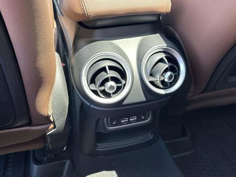 Used 2023 Alfa Romeo Stelvio Ti AWD/4WD image 13