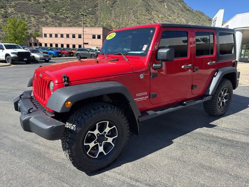 Used 2012 Jeep Wrangler Unlimited Sport AWD/4WD image 3