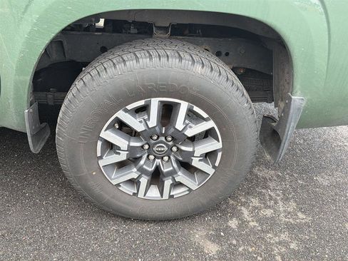 Used 2022 Nissan Frontier SV w/ SV Premium Package image 5