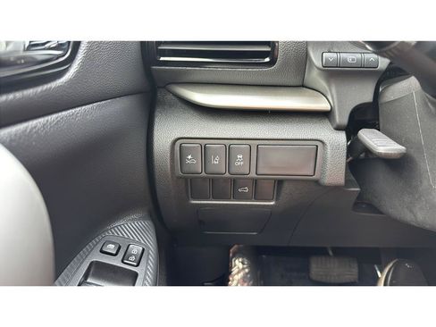 Used 2024 Mitsubishi Eclipse Cross SE AWD/4WD image 32