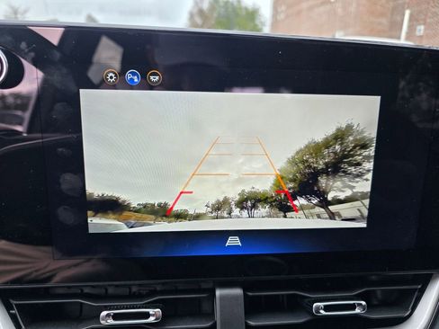 New 2026 Chevrolet Equinox LT w/ Convenience Package II image 13